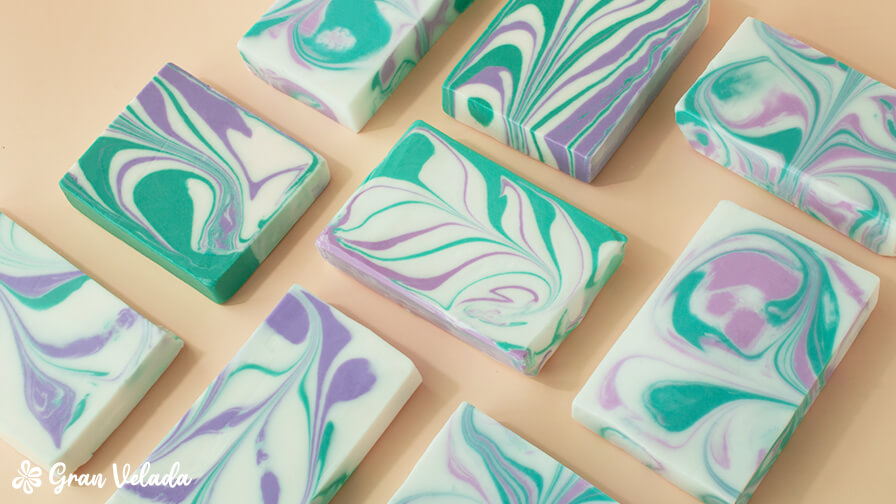 como hacer efecto swirl en jabon de glicerina 2